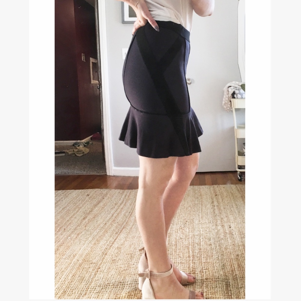 Anne Taylor scuba material pleated mini skirt